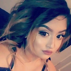 Meet your Posher, Cynthia